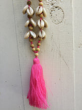 Load image into Gallery viewer, Necklace Shells Pink | mon ange Louise
